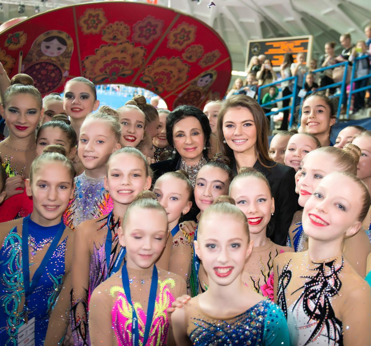 Алина Кабаева на «Гран-при Москва 2016» вместе с молодыми гимнастками