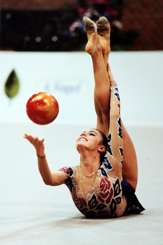 Алина Кабаева с мячом